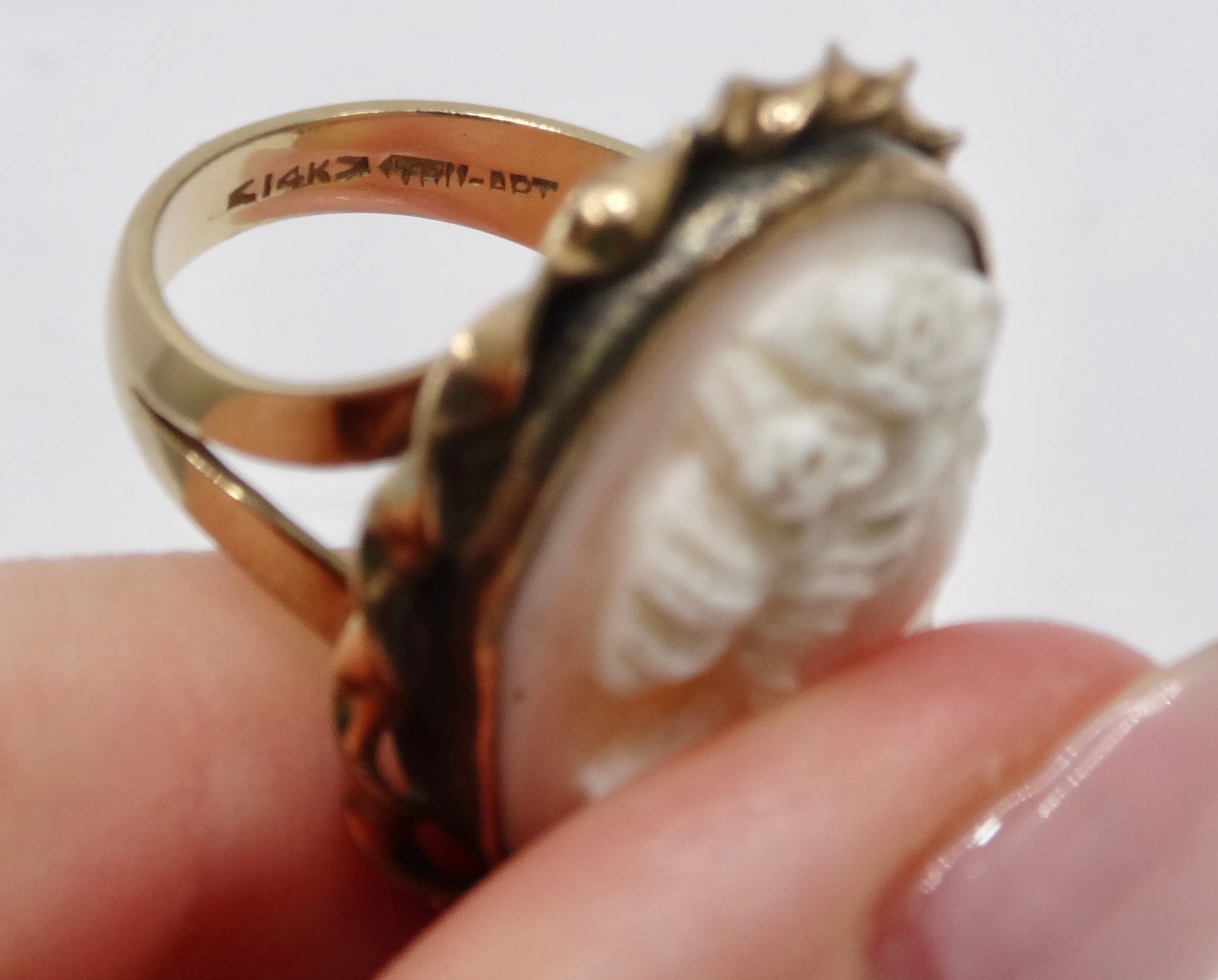 14k Gold 1950's Vintage Cameo Ring