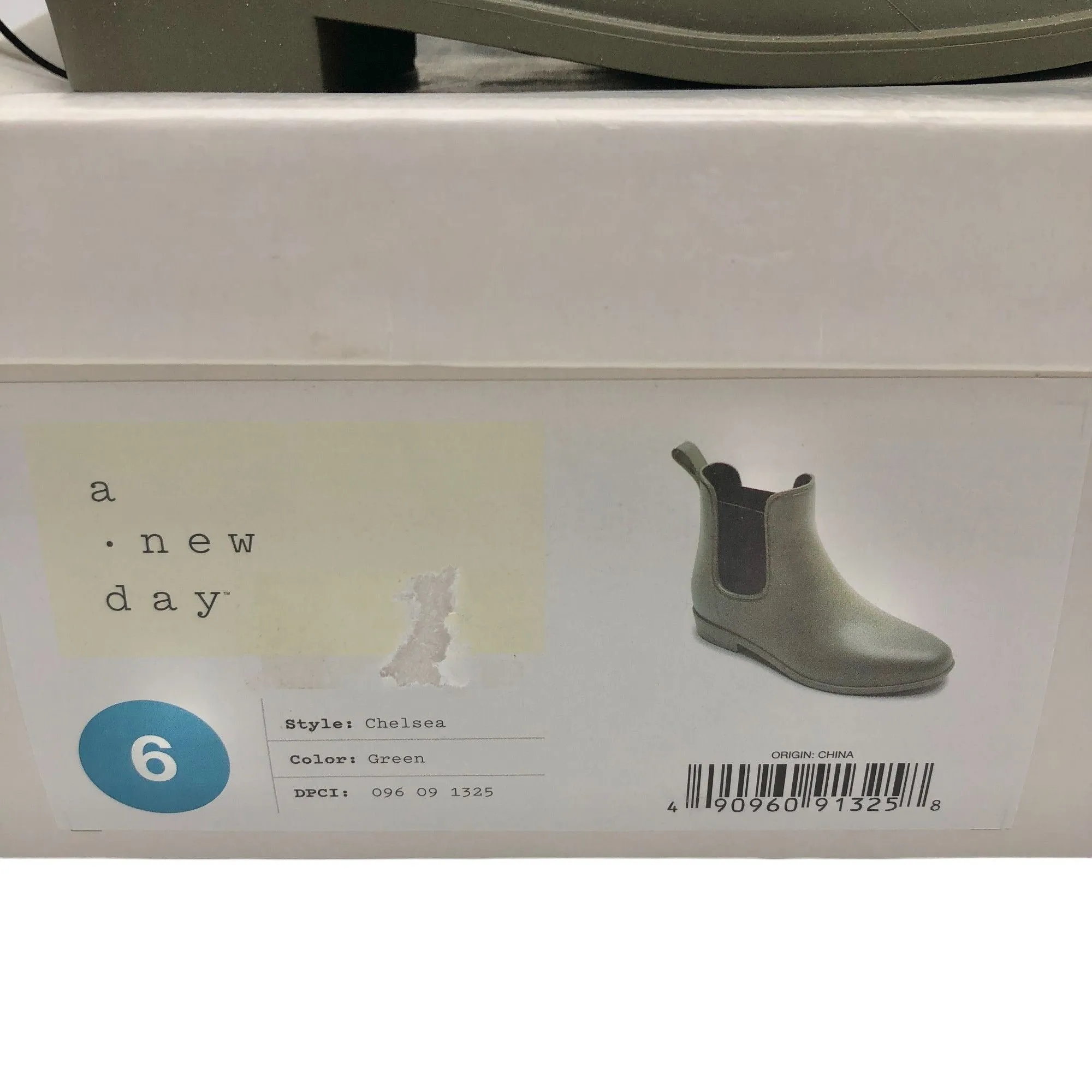 A New Day Chelsea Rain Boots Green Womens 6 Waterproof NEW IN BOX