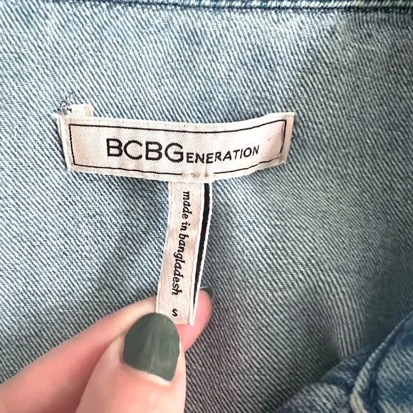 BCBGeneration Denim Cropped Medium Wash Denim Jacket Size Small
