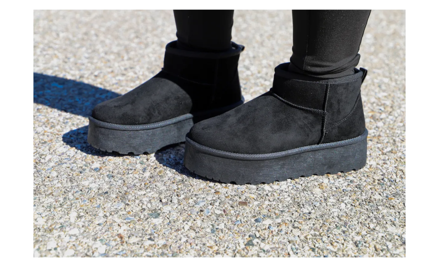 Black Ugg dupe shortie boot