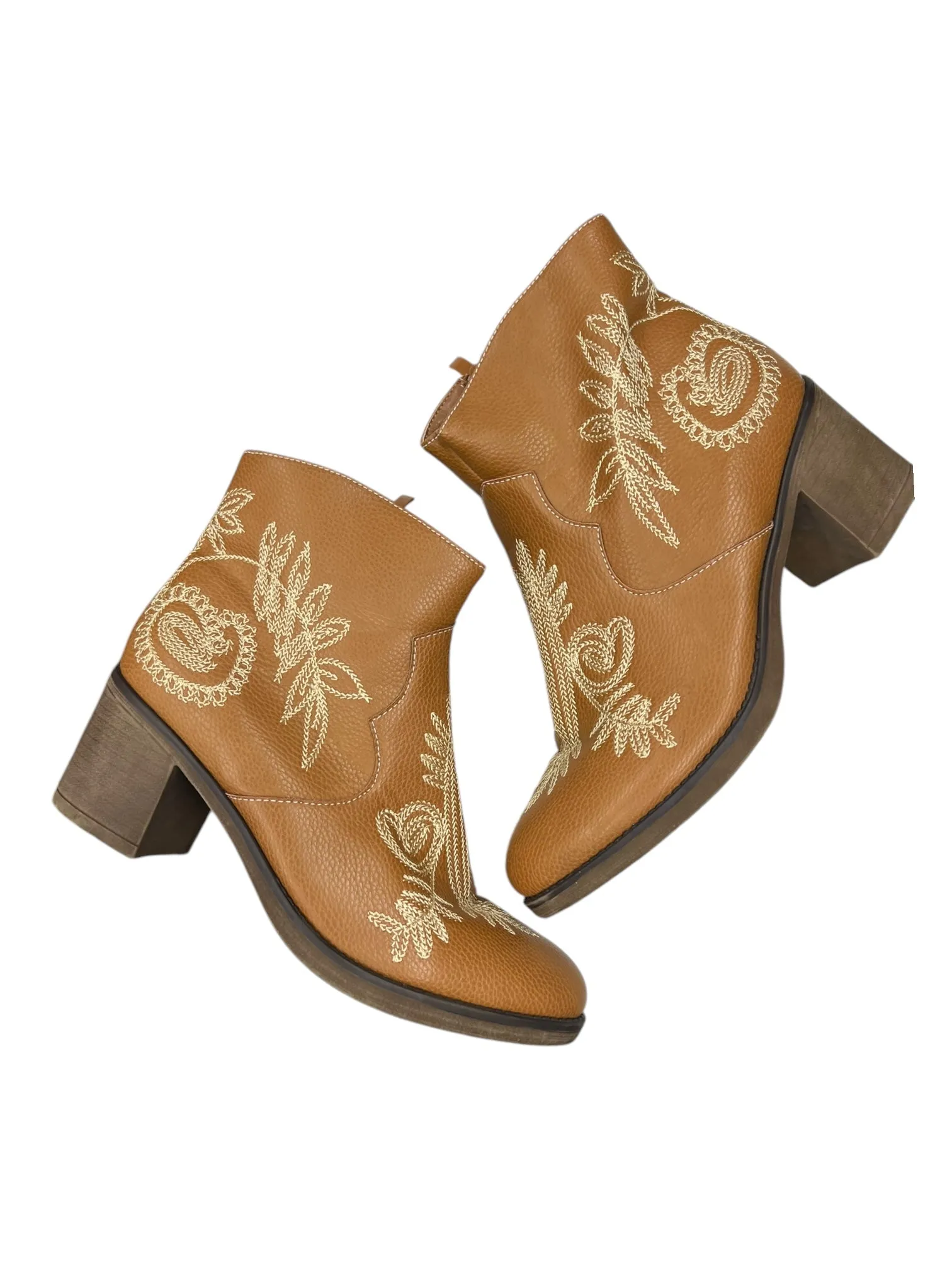 Boots Ankle Heels By Clothes Mentor In Brown