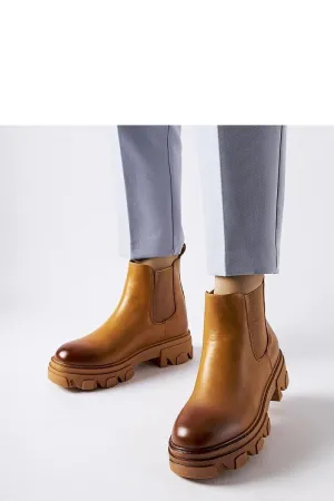 Brown slip-on solid Castell boots