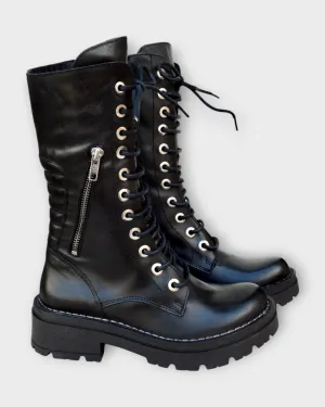 Chacal 6086 Size 39 only