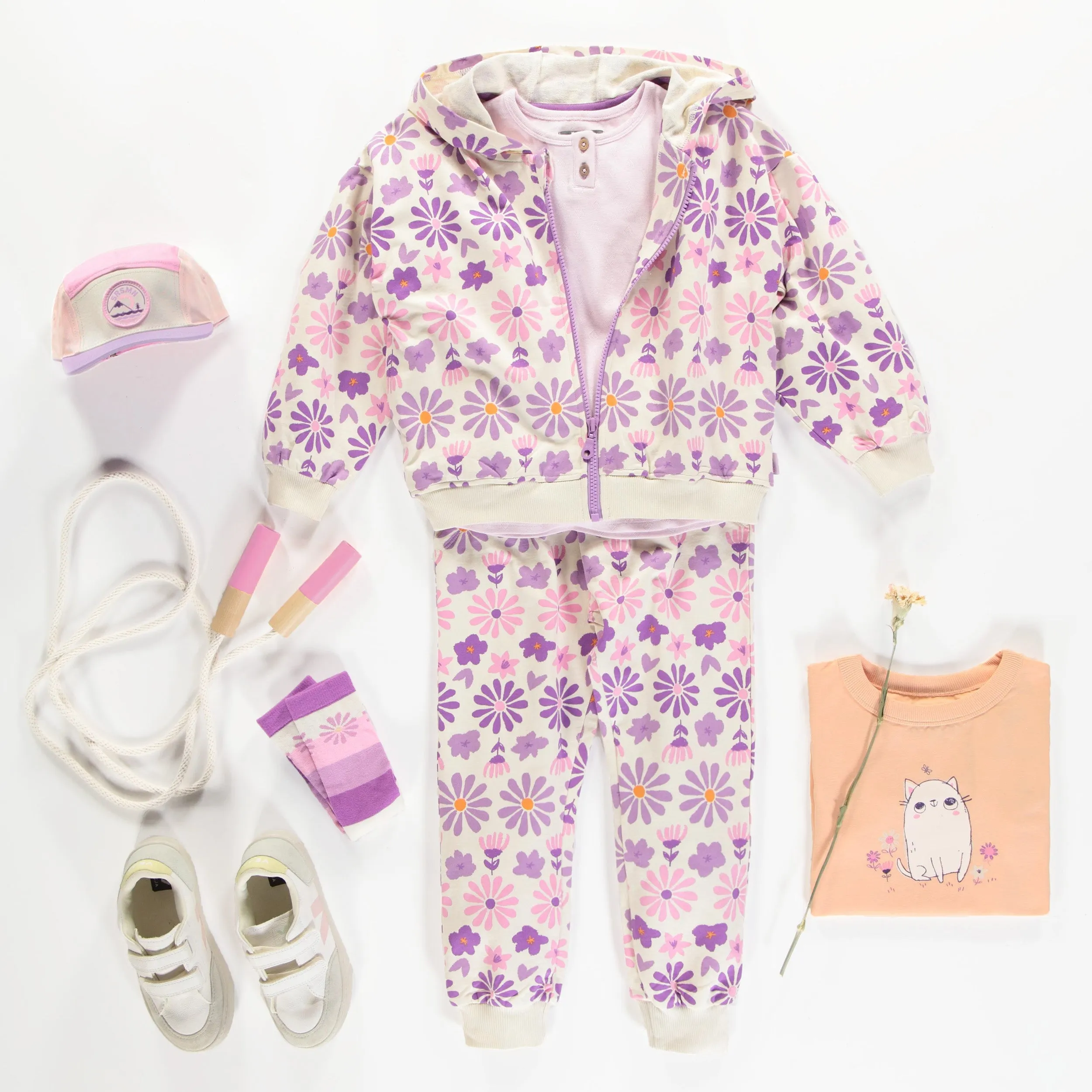 Chandail à capuchon crème fleuri mauve en coton français, enfant || Cream hoodie with purple floral print in French terry, child