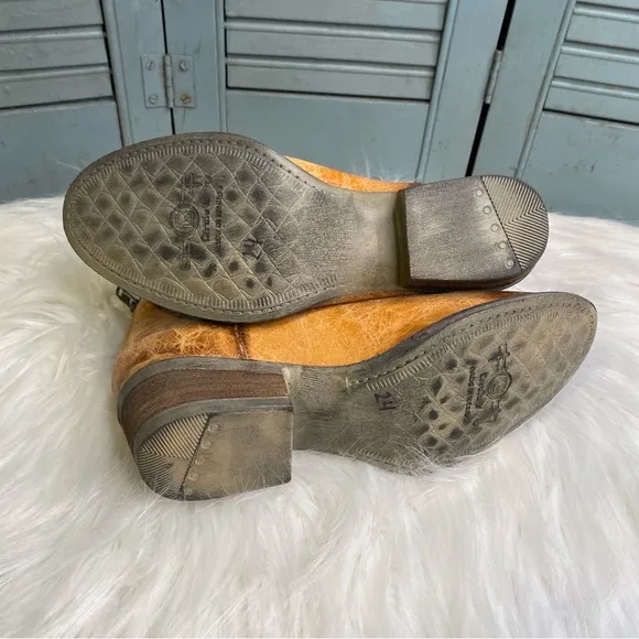 Circle G Worn Distressed Leather Ankle Boots Made in Mexico Size 7