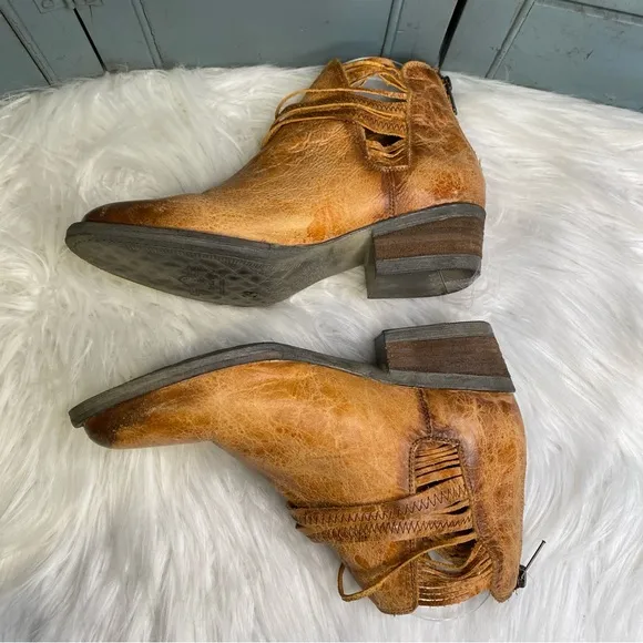 Circle G Worn Distressed Leather Ankle Boots Made in Mexico Size 7