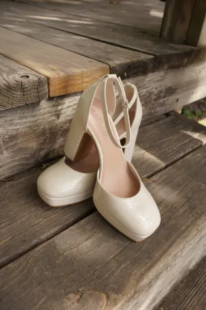Daphne White Heels