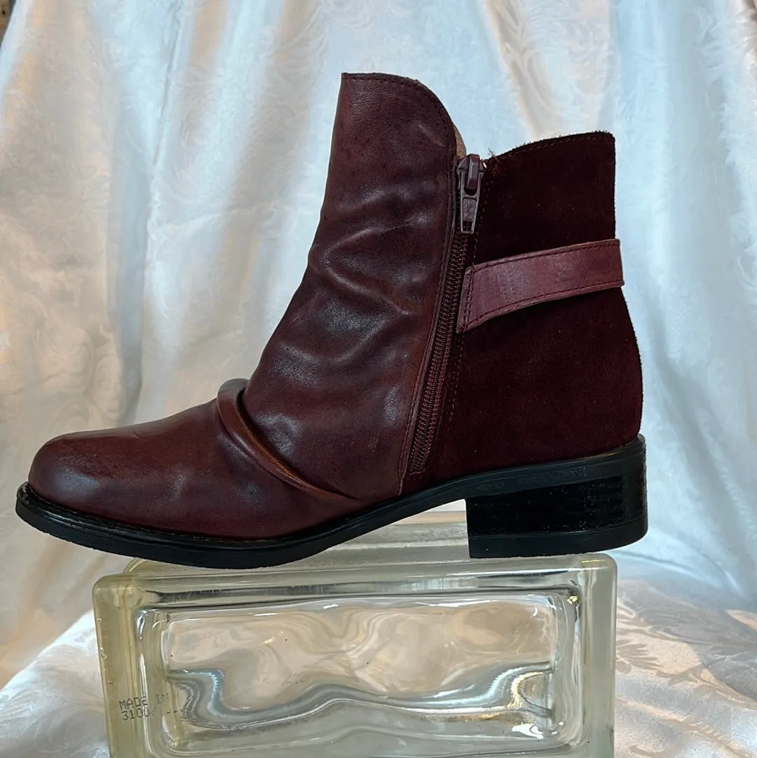 NASSIMA MONS BORDO LEATHER AND SUEDE