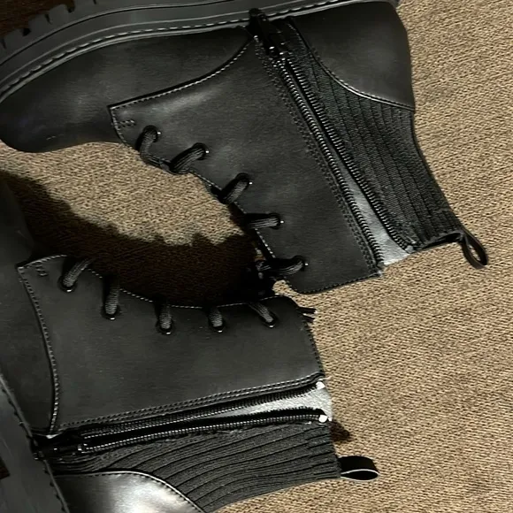 New I.N.C. International Concepts Girls Kylee Combat Boots Size 2 in Black
