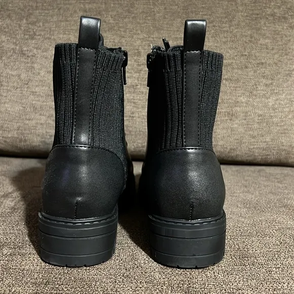 New I.N.C. International Concepts Girls Kylee Combat Boots Size 2 in Black