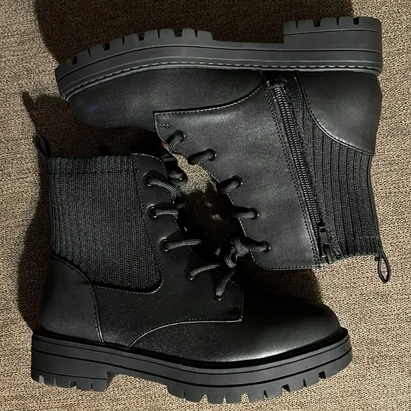 New I.N.C. International Concepts Girls Kylee Combat Boots Size 2 in Black