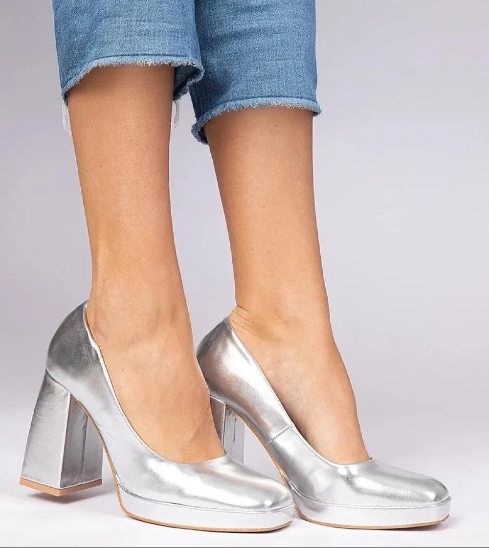 Unique pumps with a chunky heel