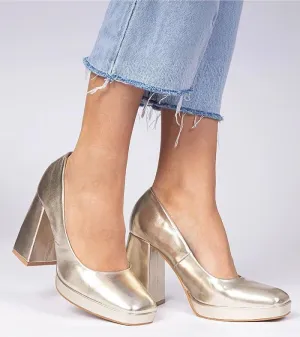 Unique pumps with a chunky heel