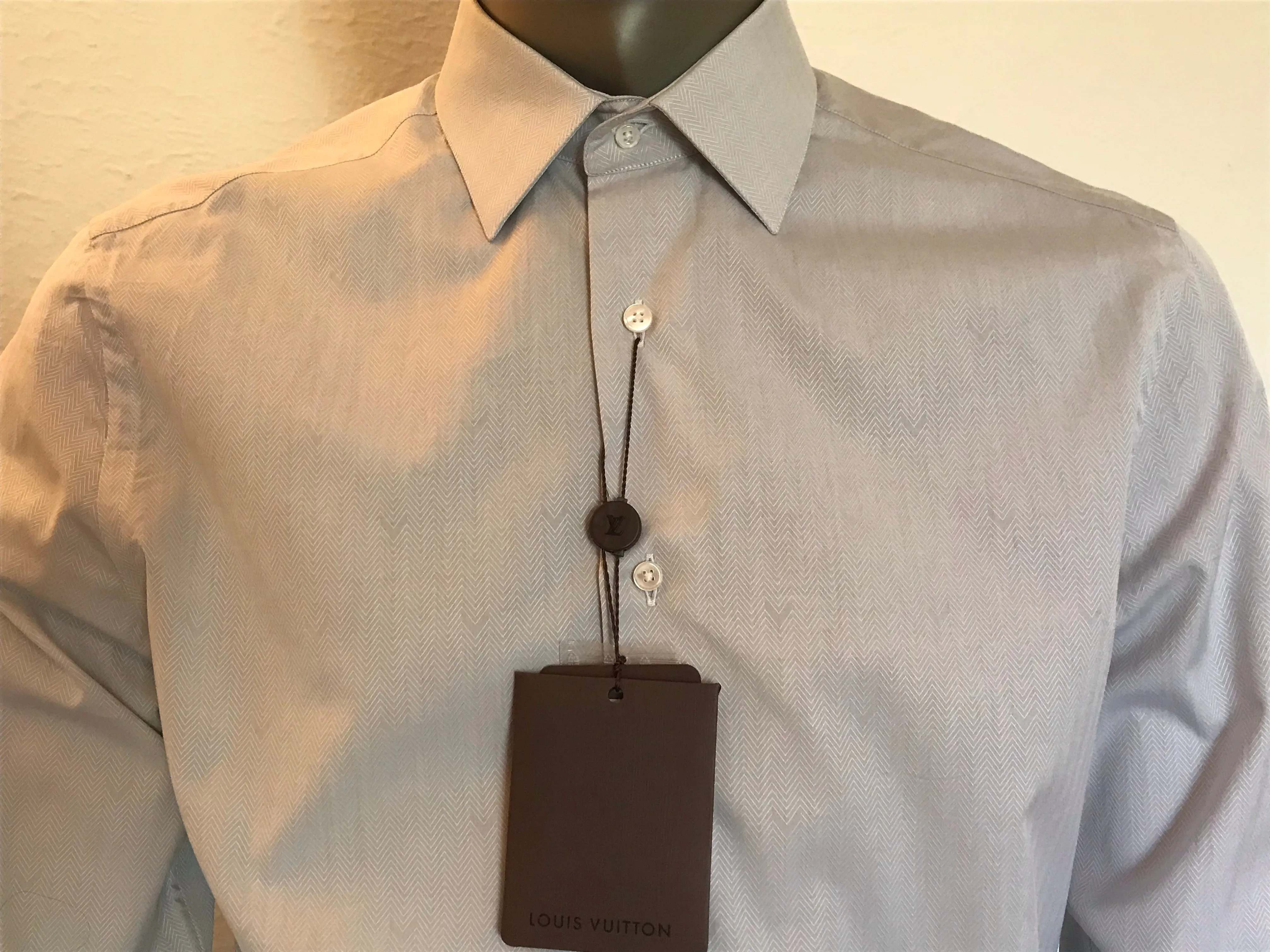 V Motif Dress Shirt