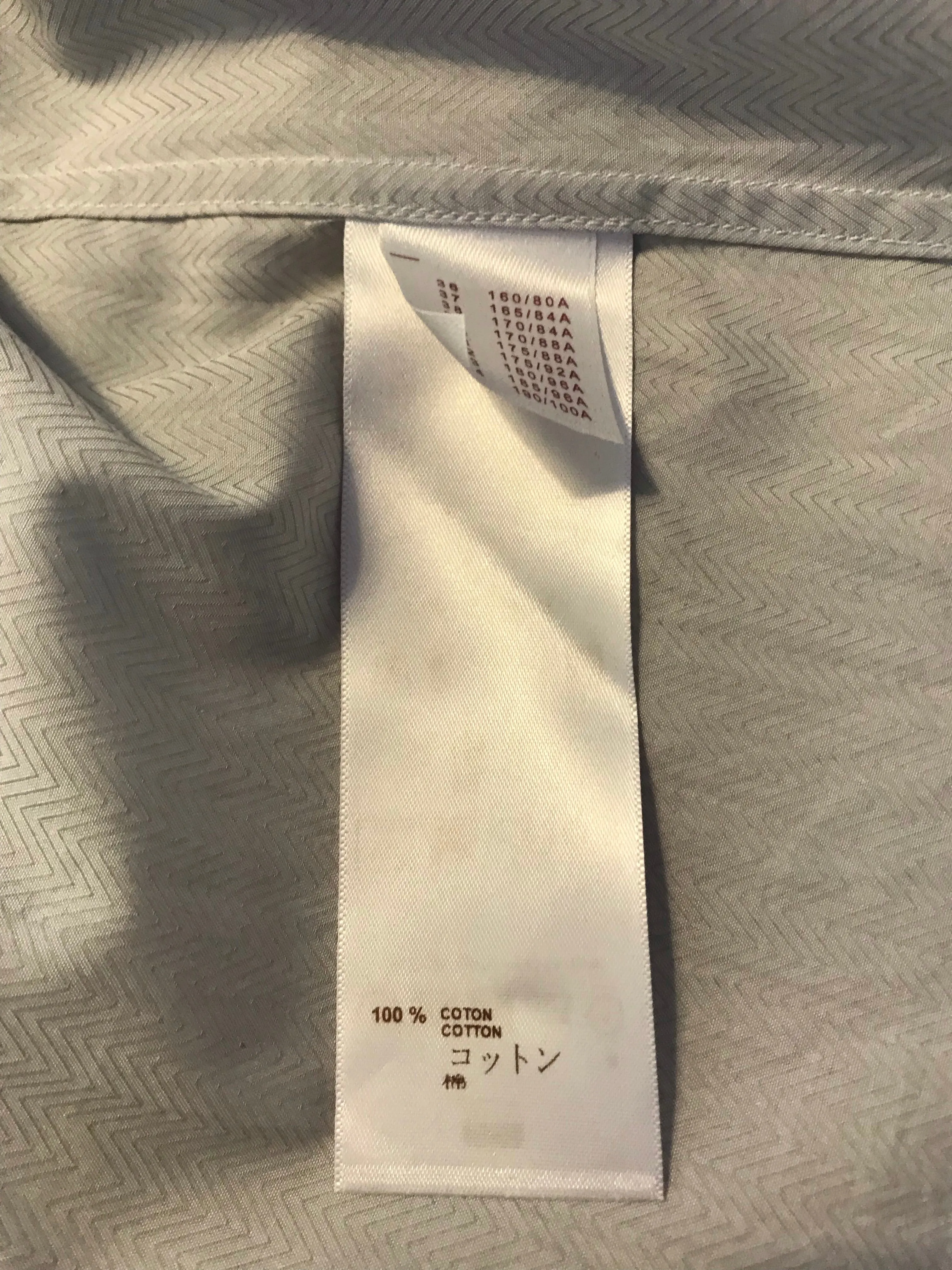 V Motif Dress Shirt