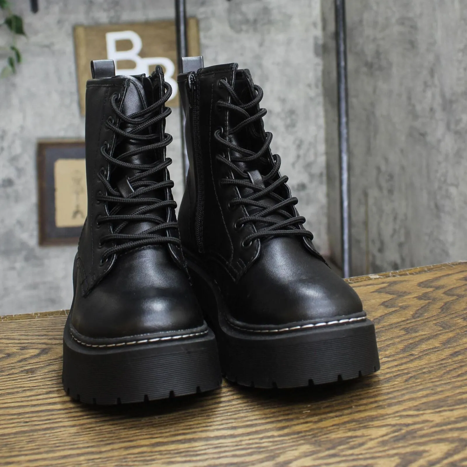 Wild Fable Womens Zea Combat Boots 87930208 Black 6.5M