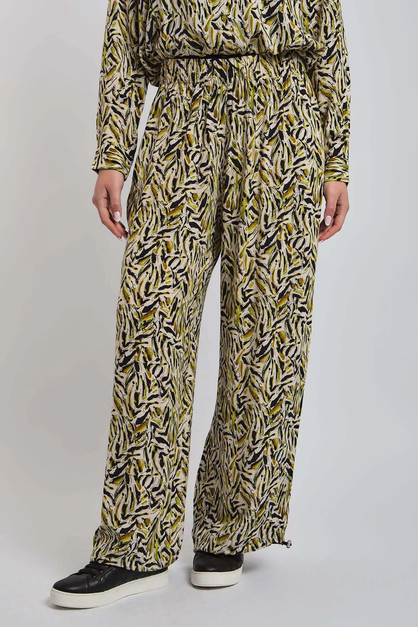 Women Pant Camo Printed Jogger Multicolor