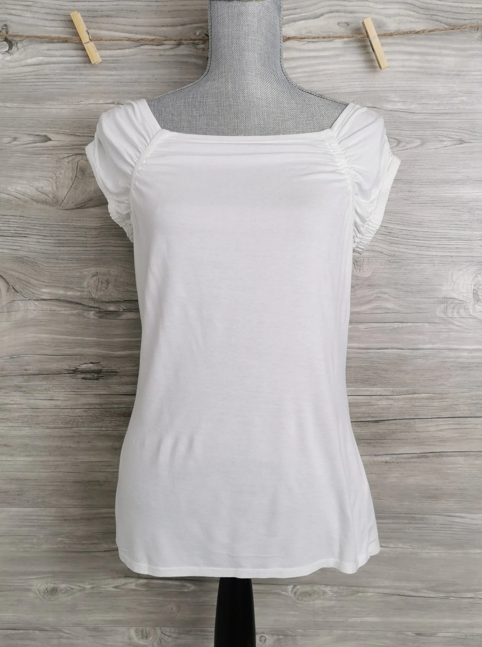 WOMENS SIZE LARGE - RW&CO. White Square Neck, Super Soft T-Shirt EUC B17